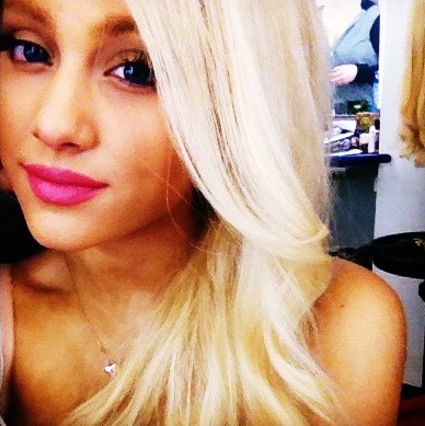 swagiana Ariana Grande with BLOND hair