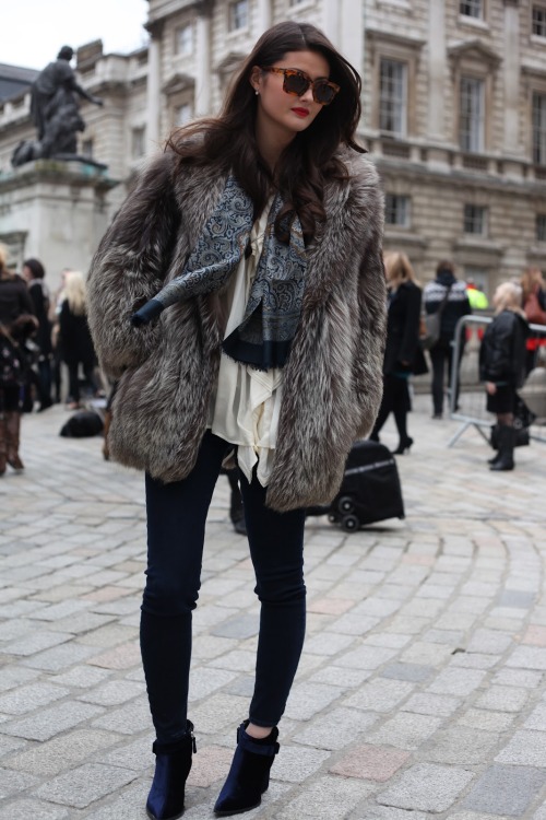 kendaatlarge:

london fashion by paul: street muses…lfw…peony lim
