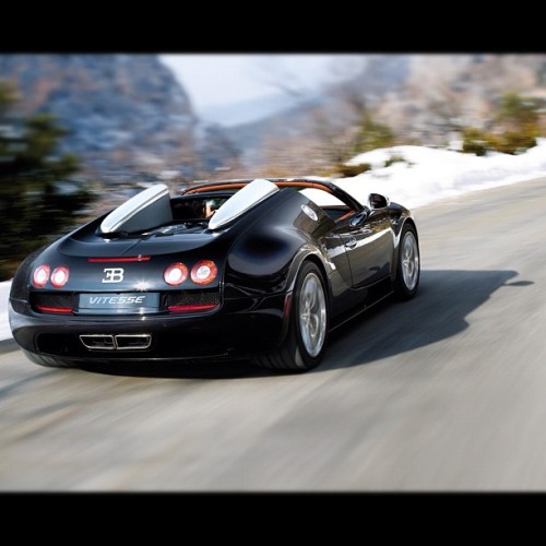 Only thing better than a bugatti veyron is a convertible Bugatti Veyron