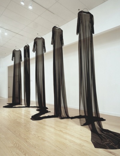 efedra:

Mary Tuma - Homes for the Disembodied Next Piece, 2000
