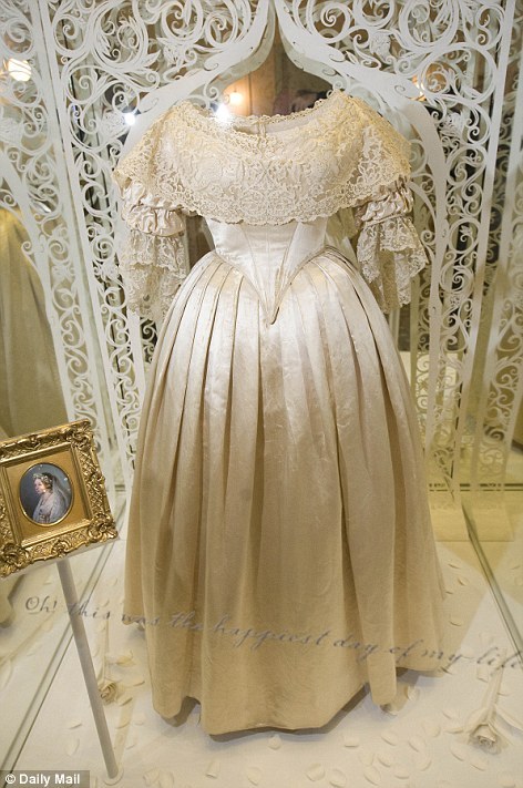 Queen Victoria 8217s wedding dress