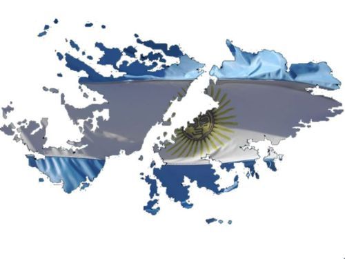 tonightyouarefallinginlove:

Las Malvinas SON ARGENTINAS!
~ a 30 años de una guerra absurda. no se olvida mas ~
