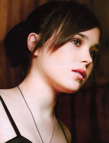 Ellen Page Juno is exactly how i pictured Anastasia Steel but it's also a