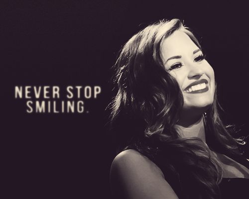 unbrokendd:

worldwide trend  
Demi Never Stop Smiling