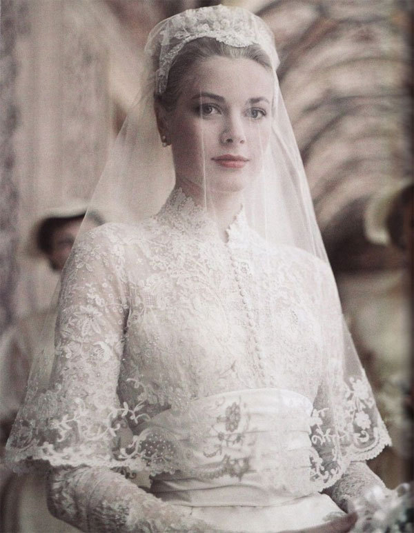 Easily still one of the most beautiful brides wedding dress of all time