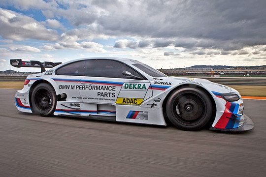 The first race of DTM 2012 season starts in less than 10 minutes