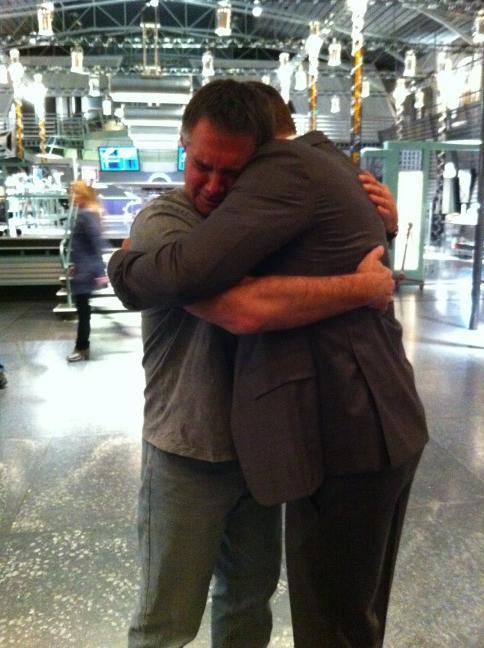 omelette73:

Via Ian Toynton ‏ @it2Ian 
You know the last day is always difficult. #Bones http://pic.twitter.com/Z4DaCm6h
