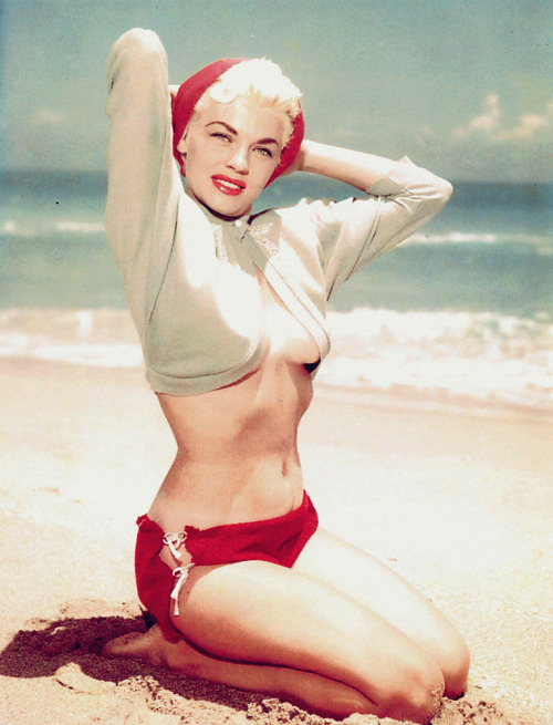 vintagegal:<br /><br />Maria Stinger photo by Bunny Yeager 1950’s<br />