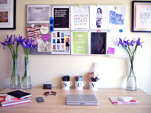 This looks so organized and clean. I really need to hang some inspiring pictures (with quotes mabye) up on my walls and put some flowers on my desk (preferably fake ones, because I&#8217;m pretty bad at watering them&#8230 ;). :) 