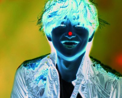 jinkiyeobo:  wannagorocka:  i-am-an-onewnymous:  awesomenessftw:    STARE AT THE RED DOT FOR 30SECONDS, LOOK AT THE WALL AND BLINK FAST. YOU WILL SEE ONEW FROM SHINEE. XD ISNT THIS COOL?  HOPE YOU LIKE IT! THX FOR SPENDING 30SECONDS OF YOUR LIFE AND 5 SECONDS TRYING TO SEE ONEW AGAIN. HAHAHA :)  cool !!! XDDDD  I CAN SEE HIM LGIUDFHLGSHDGIFHG OMG  OMG..JINKI MY YEOBO IRL..