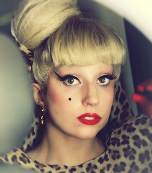 ladygagamakesmewet: vanessaisgagasunicorn: dancingonmysingleprayers: oh my lord. those eyes. ♥ i reblogged this a million times but i just cant stop reblogging because of THOSE EYES. She is so breathtakingly beautiful. 