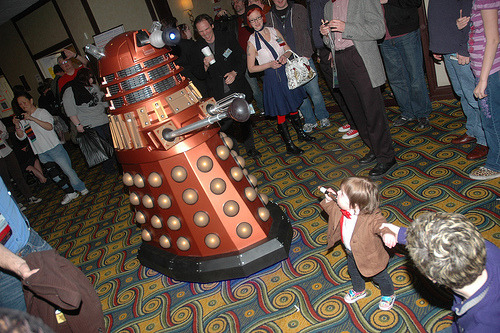 travelsbytardis:

ELEVEN aka GREATEST BABY EVER
VS
The Dalek